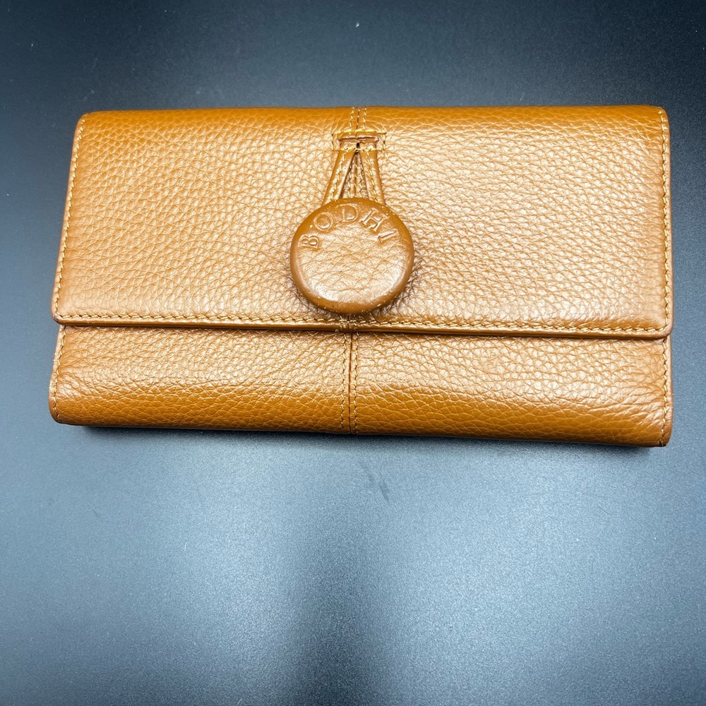 Bodhi Women’s Brown Button Medium Wallet Lots Of Space And Truly A Cool Wallet